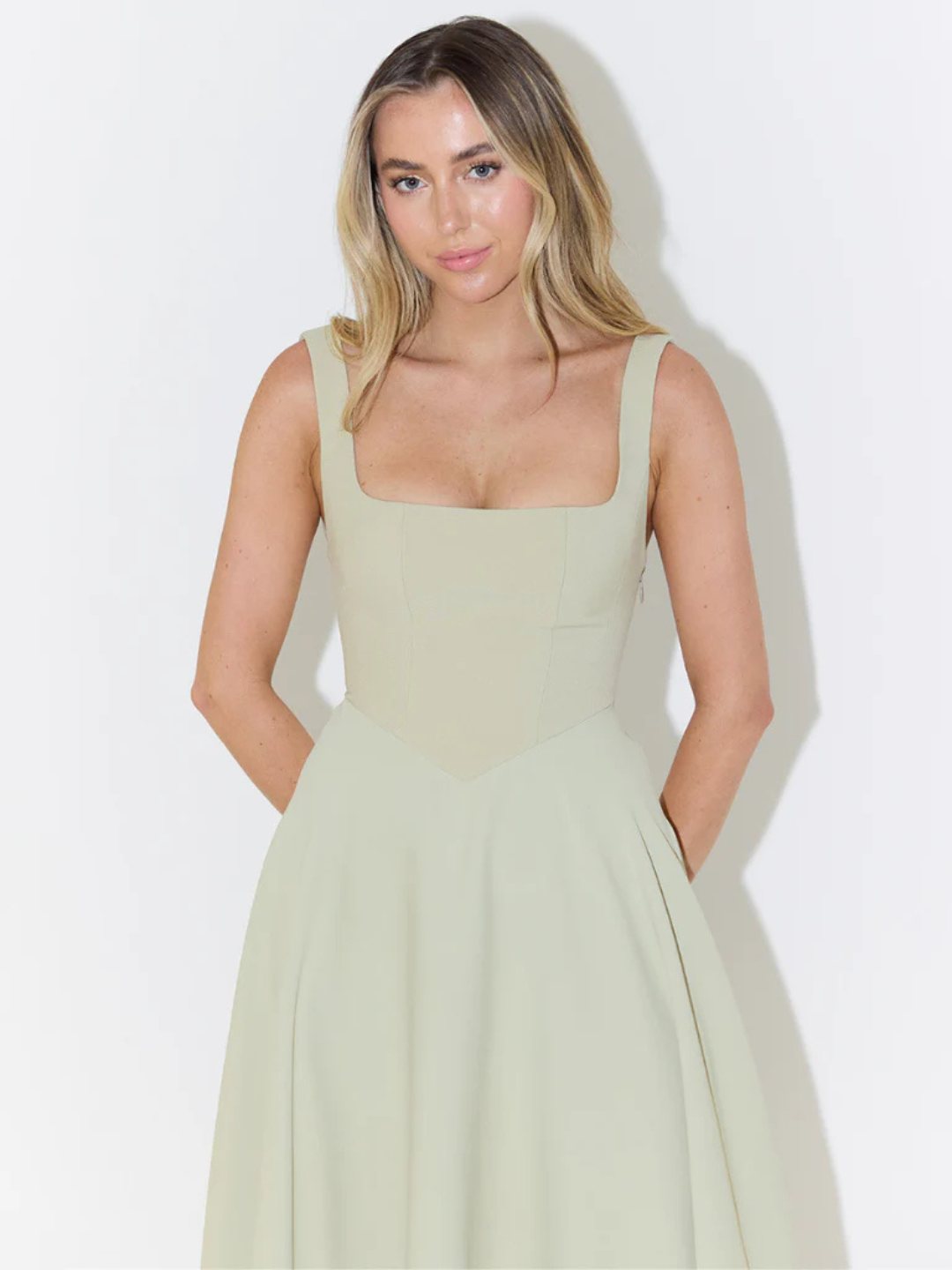 MELISSA | VESTIDO MIDI CON TALLE DE CORSET ESTRUCTURADO