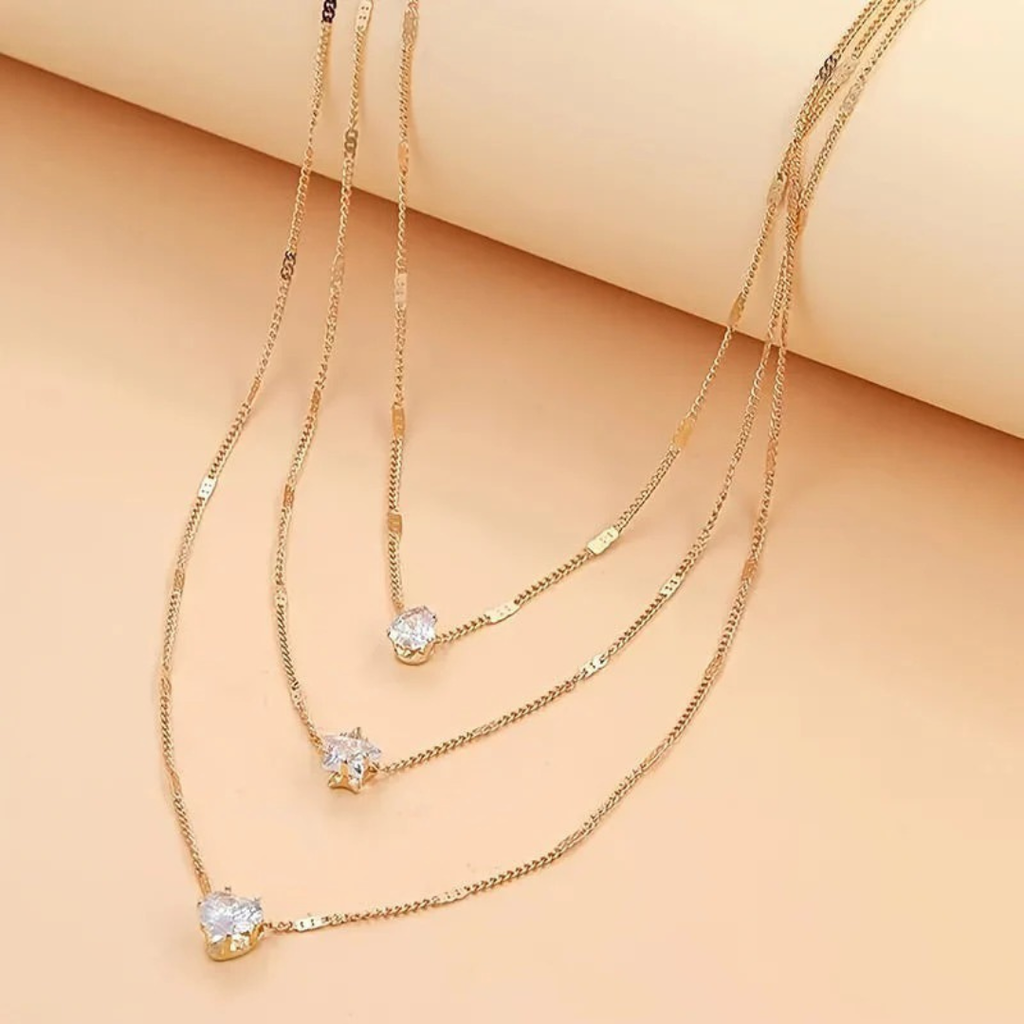 MÓNICA | COLLAR MULTICAPA CON DIJES DE CRISTAL