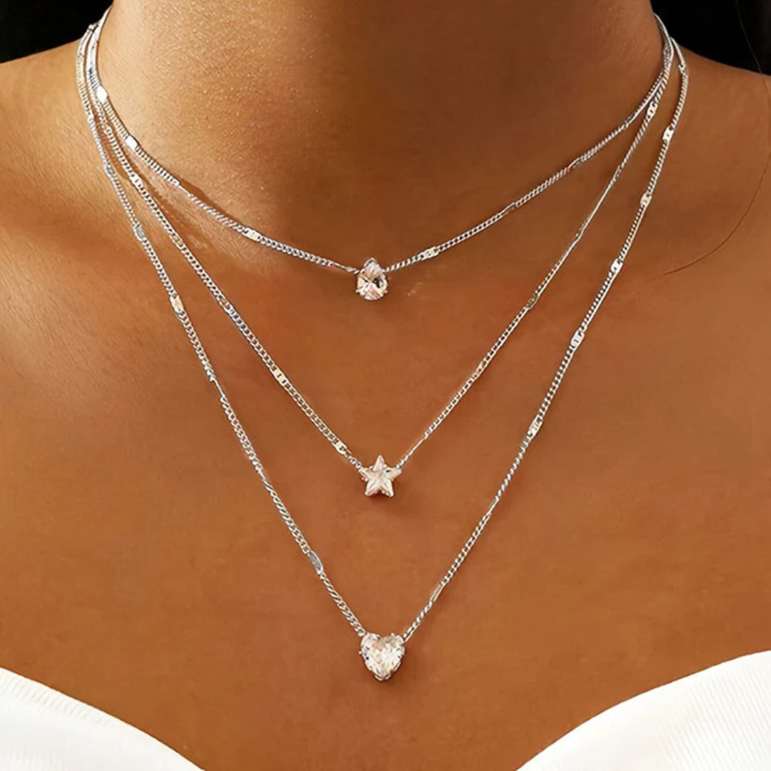 MÓNICA | COLLAR MULTICAPA CON DIJES DE CRISTAL